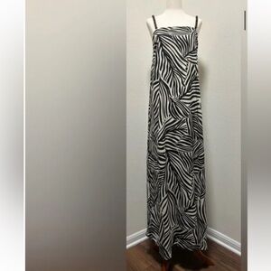 Elegant Zebra Pattern Maxi Dress